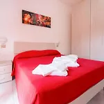 In Mit Balkon 아파트 *