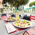 In Mit Balkon Luni