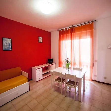 Apartament In Mit Balkon