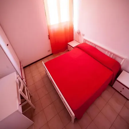 Apartament In Mit Balkon Luni