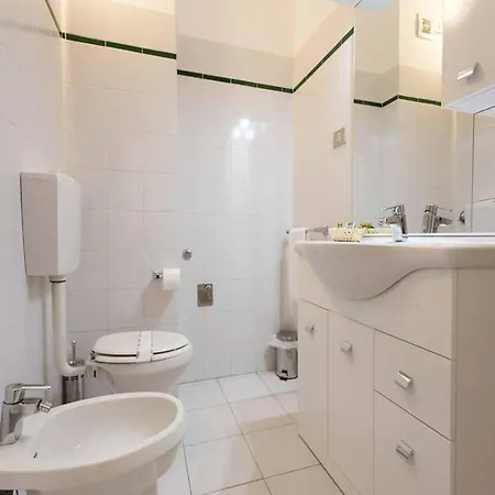 Apartament In Mit Balkon